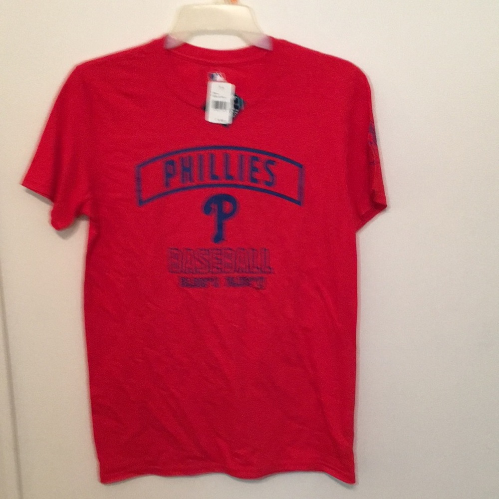 New with tag Phillies baseball T-shirt red Size medium